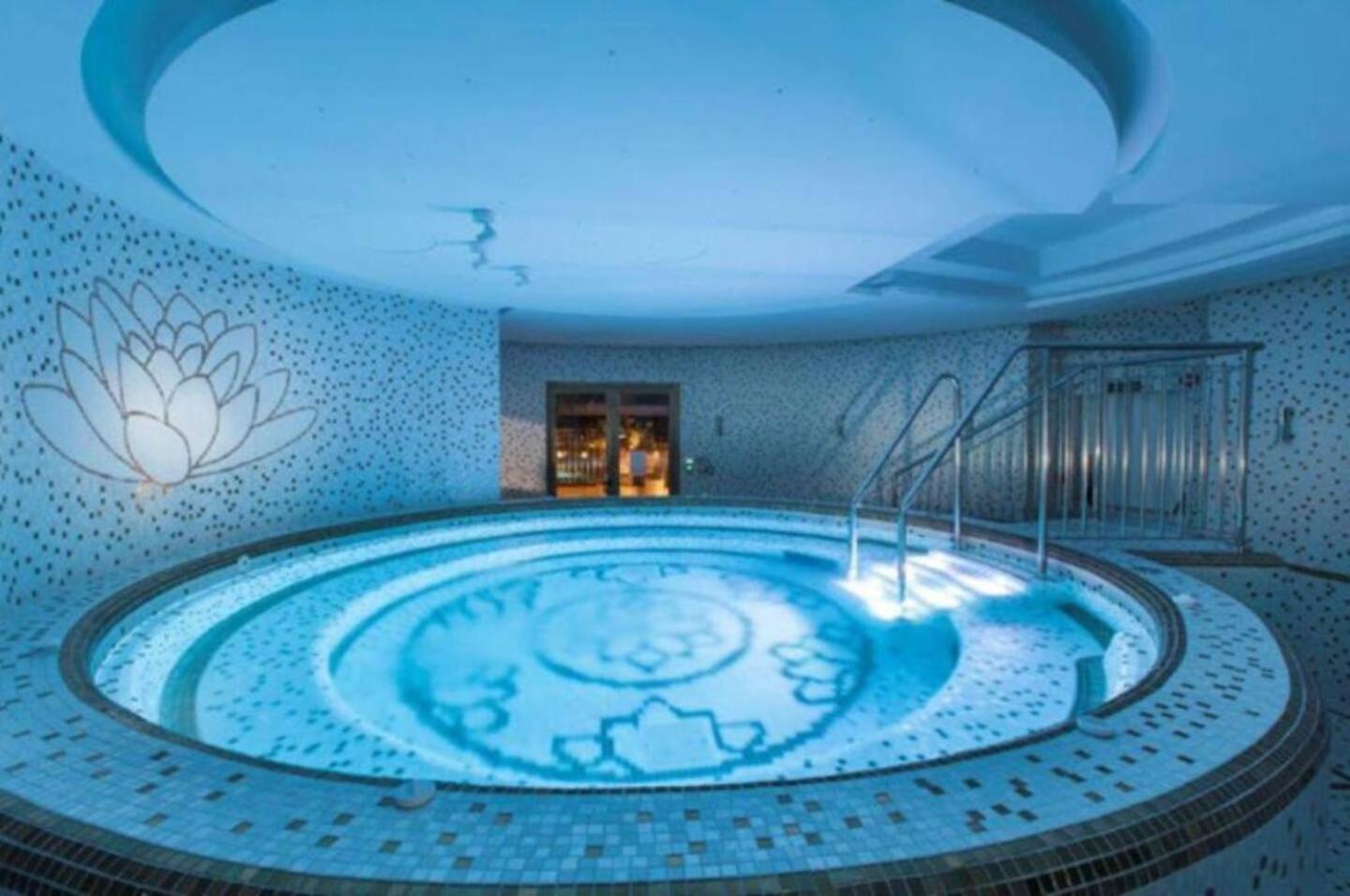 Urban Oasis At Luxurious Ocean Village Gibraltar Exterior foto